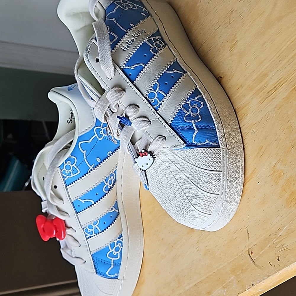ADIDAS HELLO KITTY SNEAKERS - Picture 3 of 16
